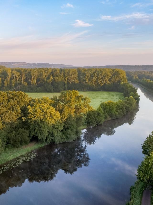 Una vista da drone del canale di Nantes-Brest