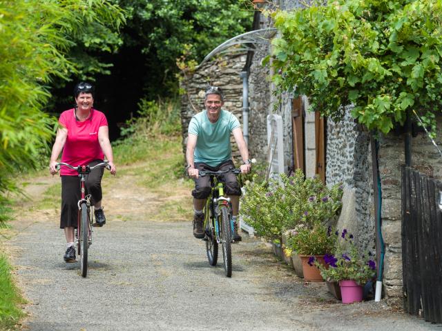Vélo sur le Canal de Nantes à Brest
