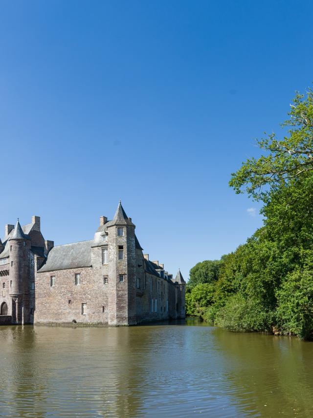 Schönstes Schloss von Brocéliande, Legende weiße Dame, grünes Schmuckkästchen, Concoret, Morbihan, Bretagne