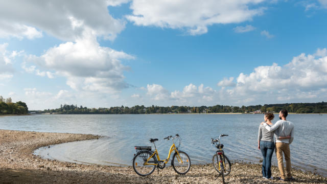 Percorso verde intorno al lago di Brocéliande in bicicletta