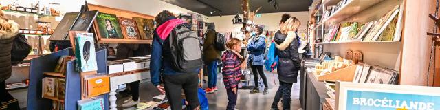 La boutique de l'office de tourisme de Paimpont